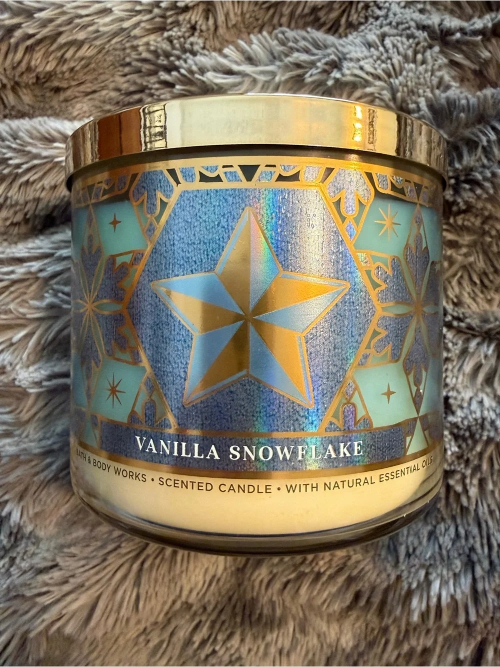 Bath & Body Works Vanilla Snowflake Candle - Light Blue & Gold